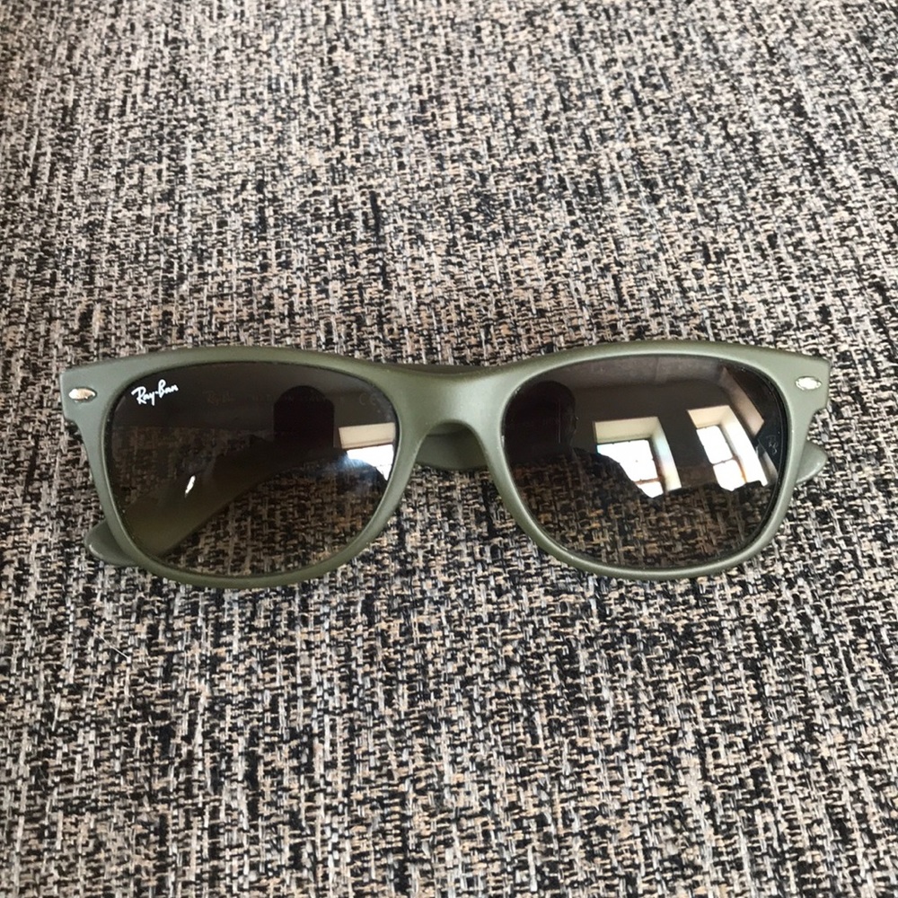 Ray Ban New Wayfarer Matte Green